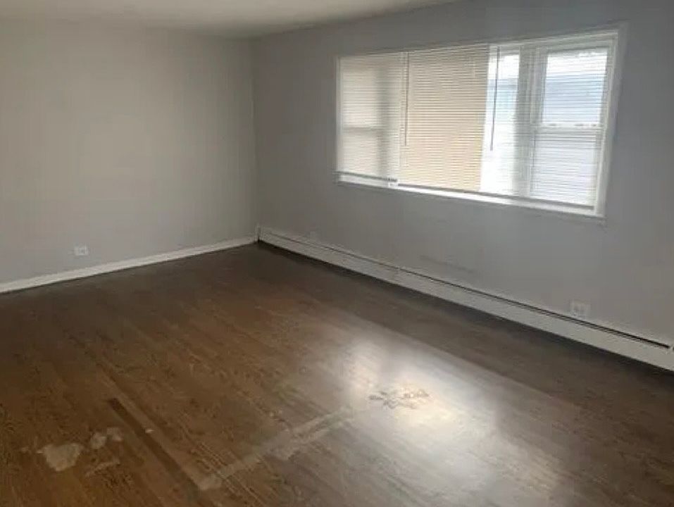 2nd image of 7421 S Yates Blvd APT 2W