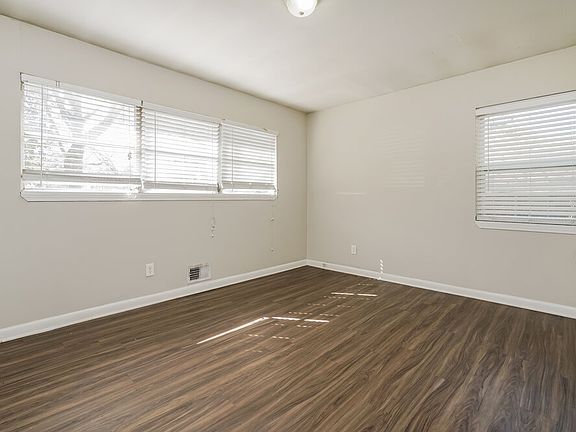 4th image of 640 Oakdale Dr
