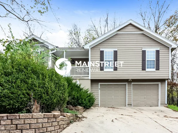 1475 NW Yankee Dr, Blue Springs, MO 64015