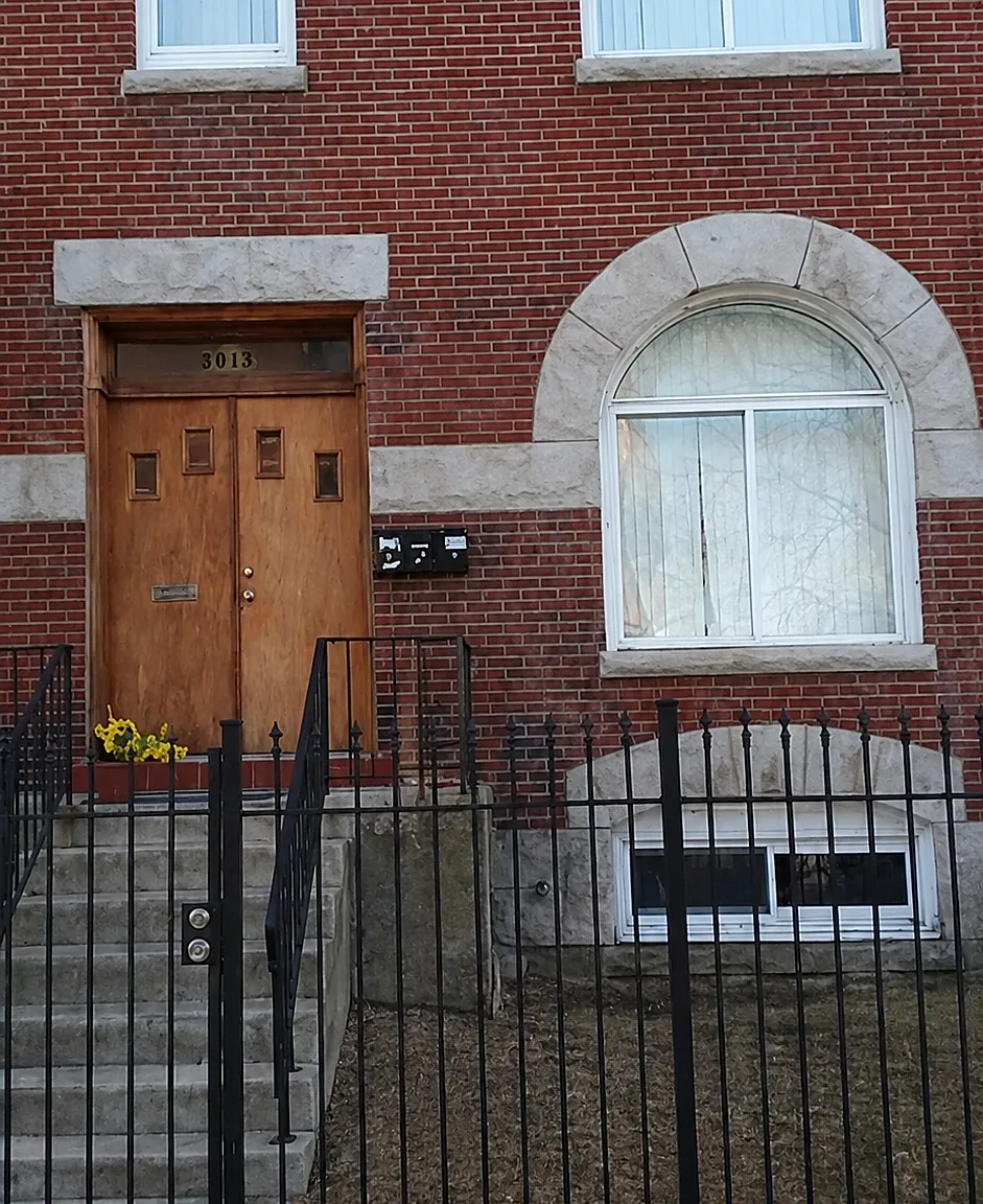 3 bed, 1000 sqft, $1,800 — Photo 1