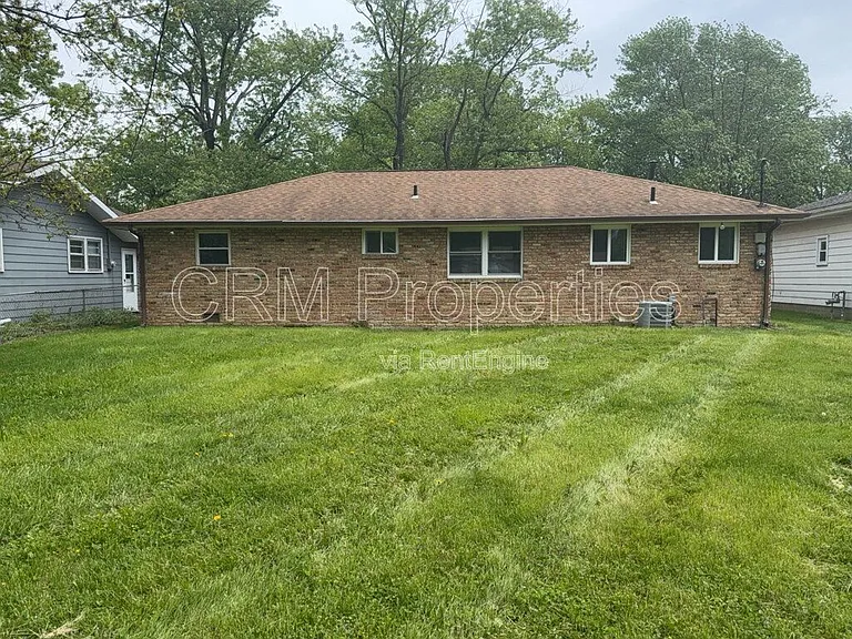 3413 N Milton St — Photo 20