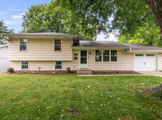 8208 Beard Rd, Bloomington, MN 55431