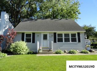 419 21st St SW, Mason City, IA 50401