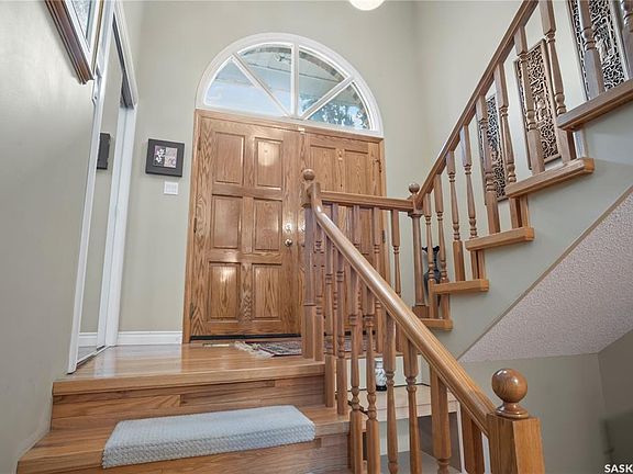 3rd image of 66 LESLIE PLACE