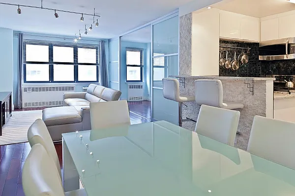 Sold by RealtyTopia | media 1