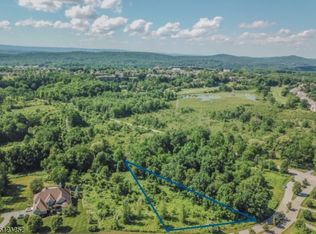 4 Exeter Ln, Hamburg, NJ 07419