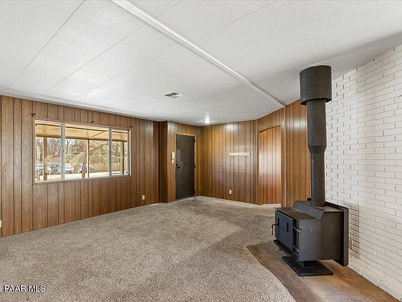 3rd image of 202 W Merritt St