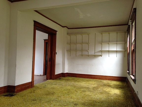 3rd image of 619 N 6th Ave