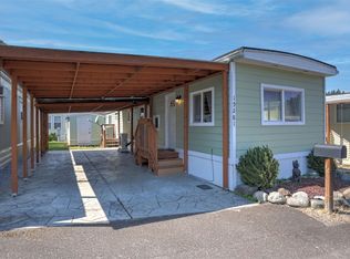 15281 Maple Dr, Renton, WA 98058