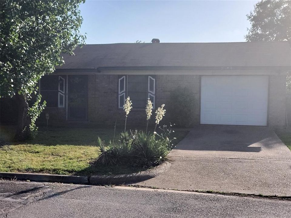 1st image of 2360 Navarro Dr