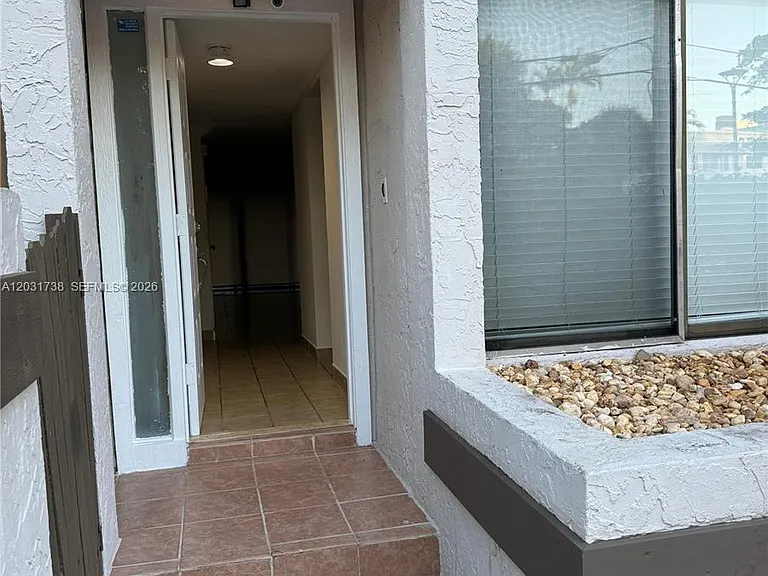 16498 NE 26th Ave #12 — Photo 2