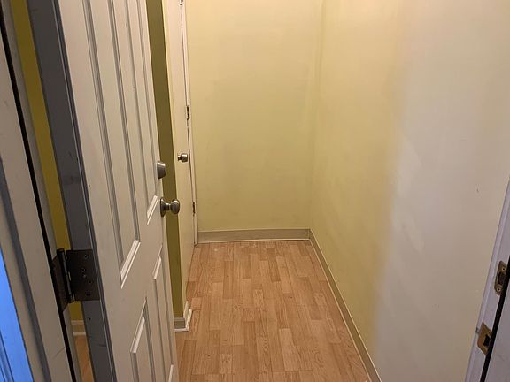 2nd image of 827 N Trumbull Ave #B