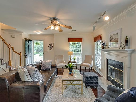 2nd image of 310 Wisteria Dr