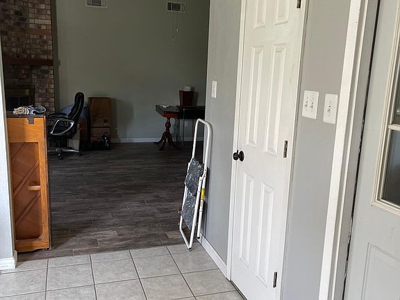 4th image of 1908 Thousand Oaks Dr