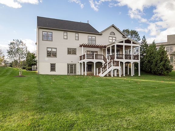3rd image of 22360 Belle Terra Dr