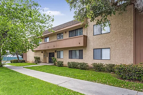 Chatsworth Rent This Now Photo 1
