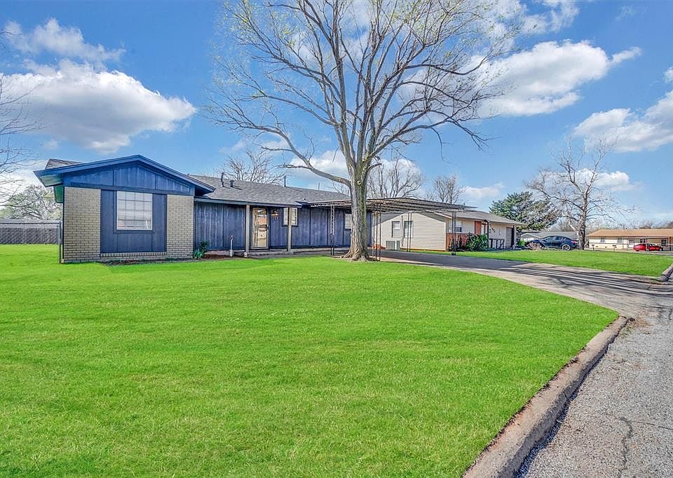 1st image of 227 Hoover Cir