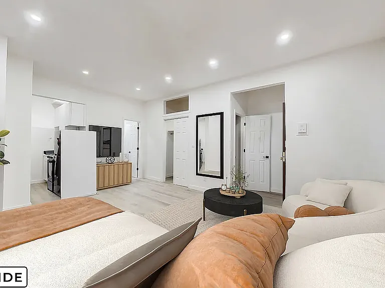102 W 80th St #35B — Photo 2