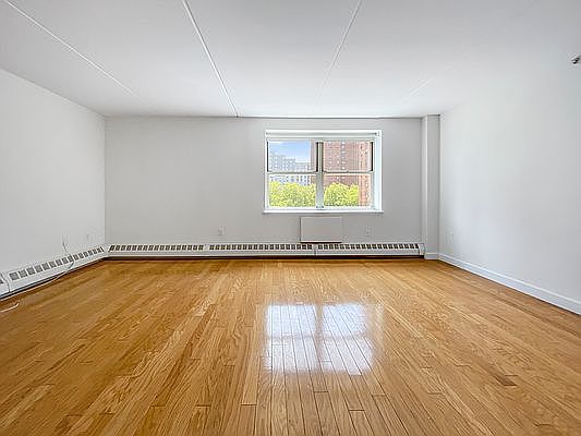 3rd image of 121 E 110th St #2D