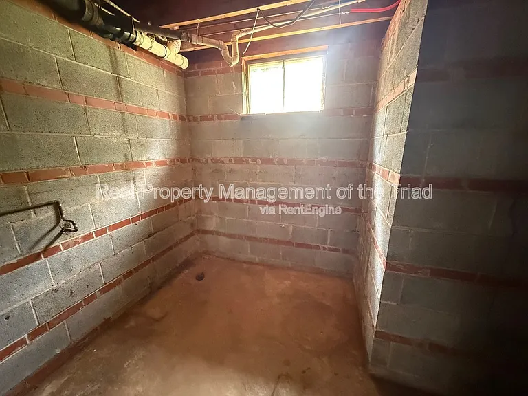 828 Circle Dr — Photo 6