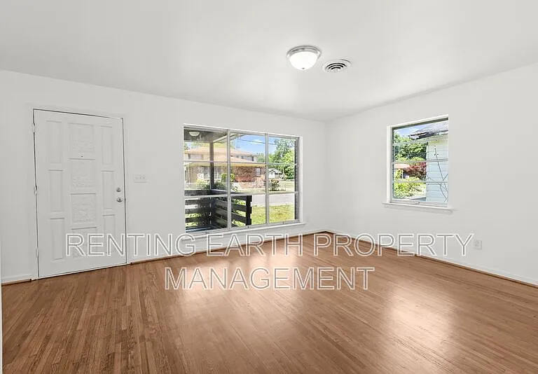 6109 Blocton Ave — Photo 6