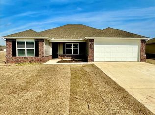2653 Reynolds St, Pea Ridge, AR 72751