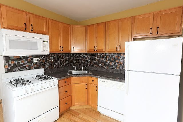1st image of 711 W Belmont Ave #Penthouse