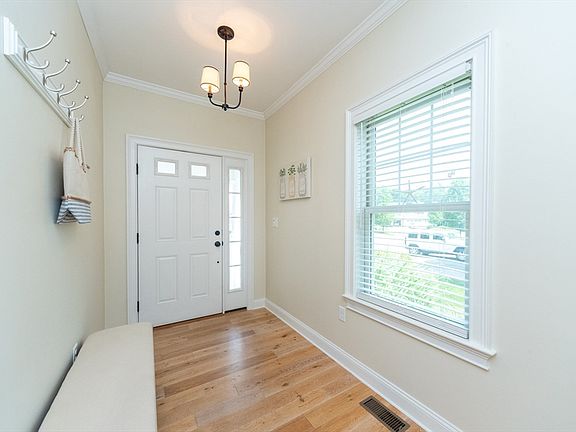 4th image of 8 Reserve Way #8