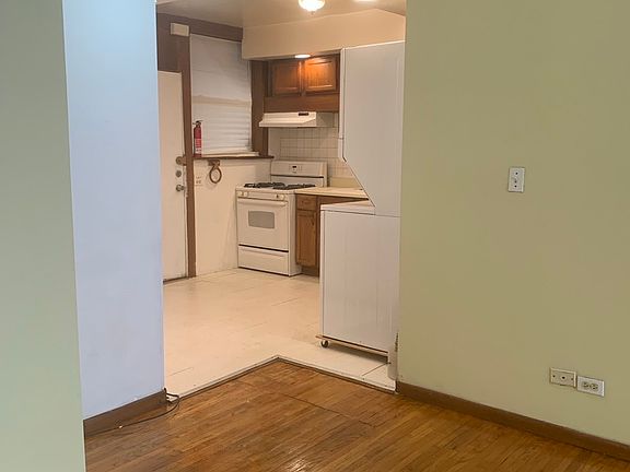 2nd image of 2308 W Granville Ave APT 1E