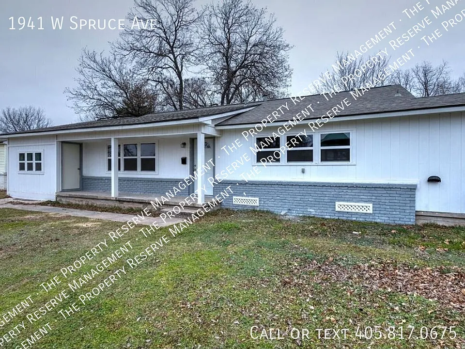 1941 W Spruce Ave