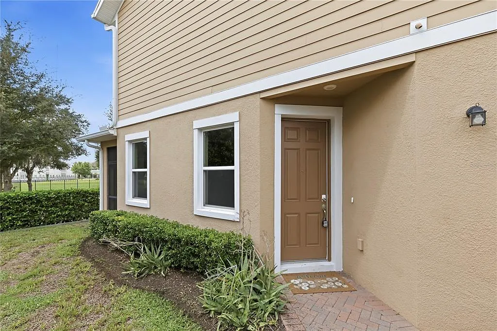 3 bed, 2.5 bath, 1780 sqft, $2,600 — Photo 2