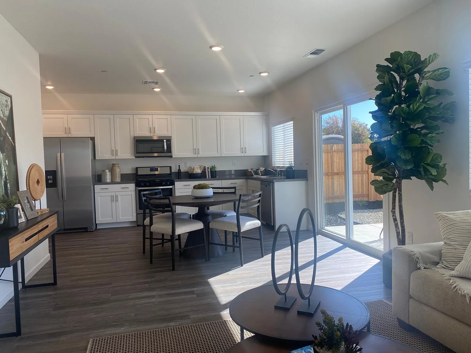 1339 Dorona Ln — Photo 4