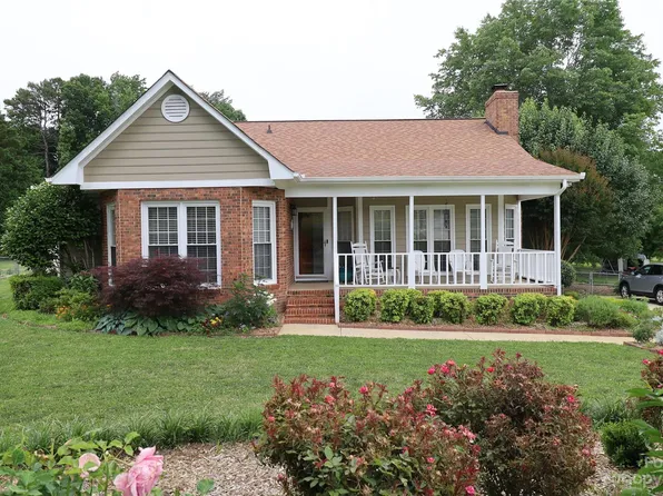 5142 Blackberry Ln, Matthews, NC 28104