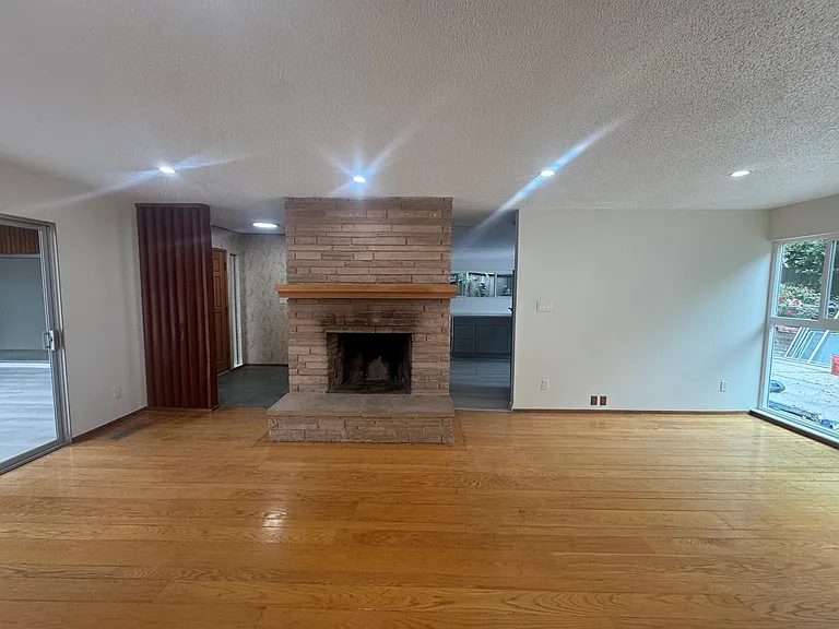 1702 Walnut St — Photo 16