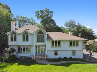 1503 Woodacres Dr, Mountainside, NJ 07092
