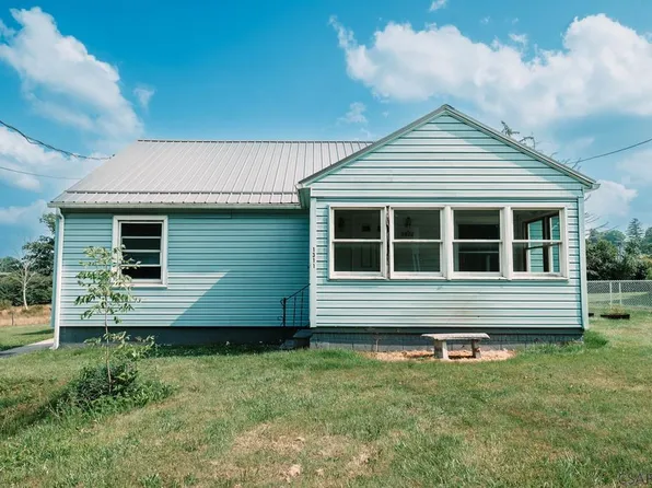 1311 Pomroys Dr, Windber, PA 15963