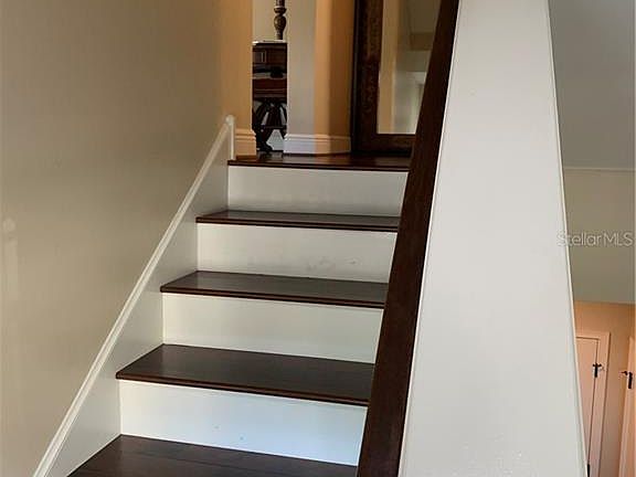 3rd image of 553 Scotia Pl