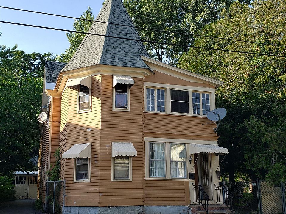 2nd image of 7 Cherry St