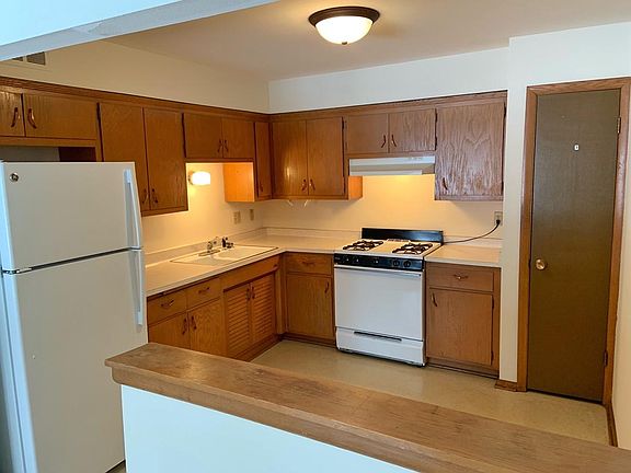 2nd image of 200 S Park St APT 4
