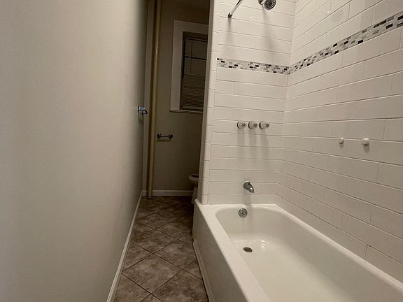 5th image of 9 Bentley Ave APT 6