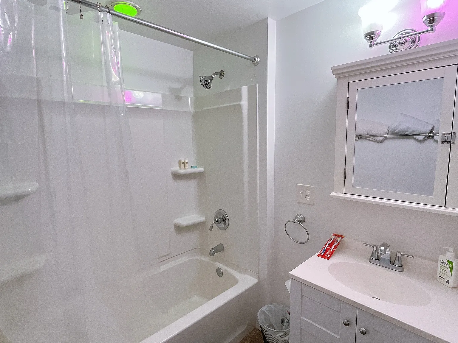 2 bed, 1200 sqft, $2,600 — Photo 3