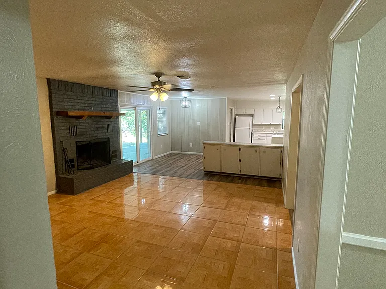 499 Cheyenne St — Photo 4