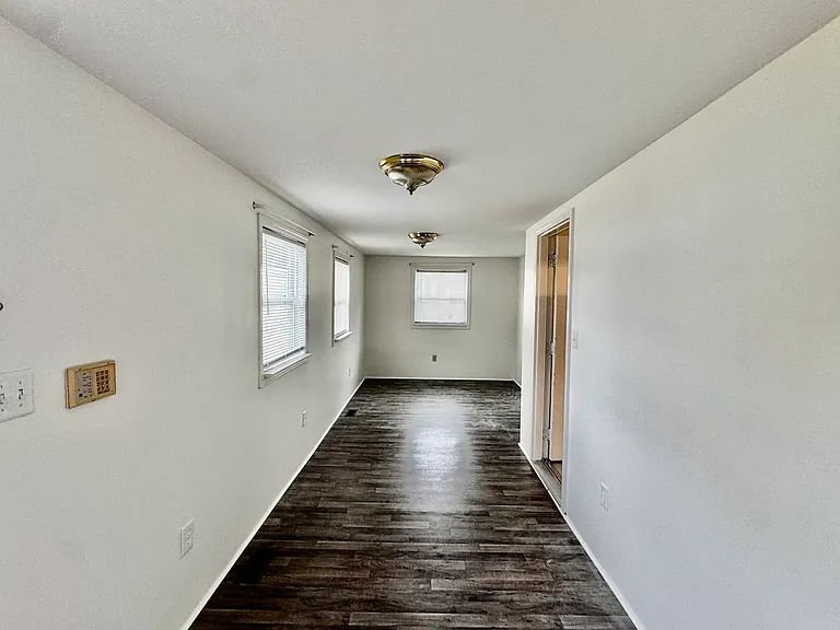 124 Garysburg Cir — Photo 3