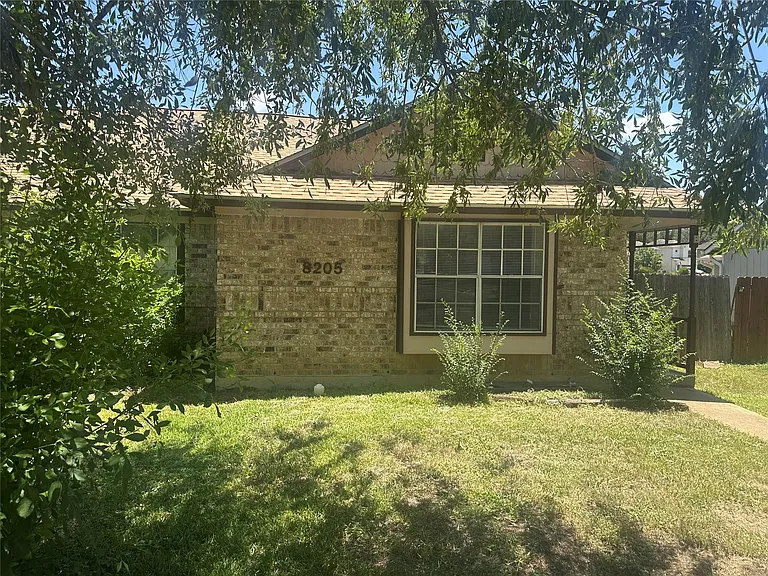 8205 W Gate Blvd #B — Photo 1