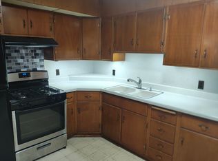 12 Cottage St, New York Mills, NY 13417