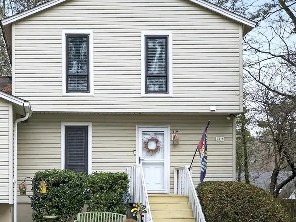 119 Arbuckle Ln, Cary, NC 27511