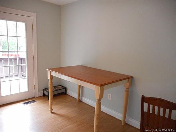 2nd image of 3928 Moores Ln