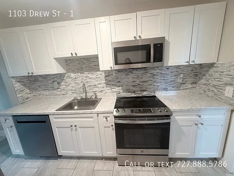 1103 Drew St #1 — Photo 17