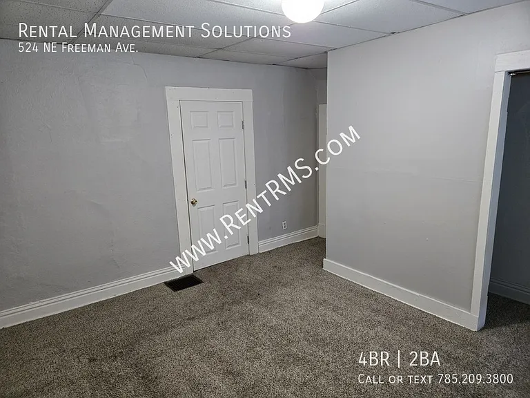 524 NE Freeman Ave — Photo 14