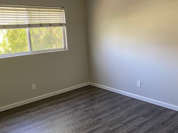 5th image of 5014 Auburn Dr APT 1